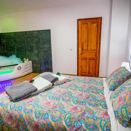 Rural House With Jacuzzi And Fireplace In The For 2-4 People Riello